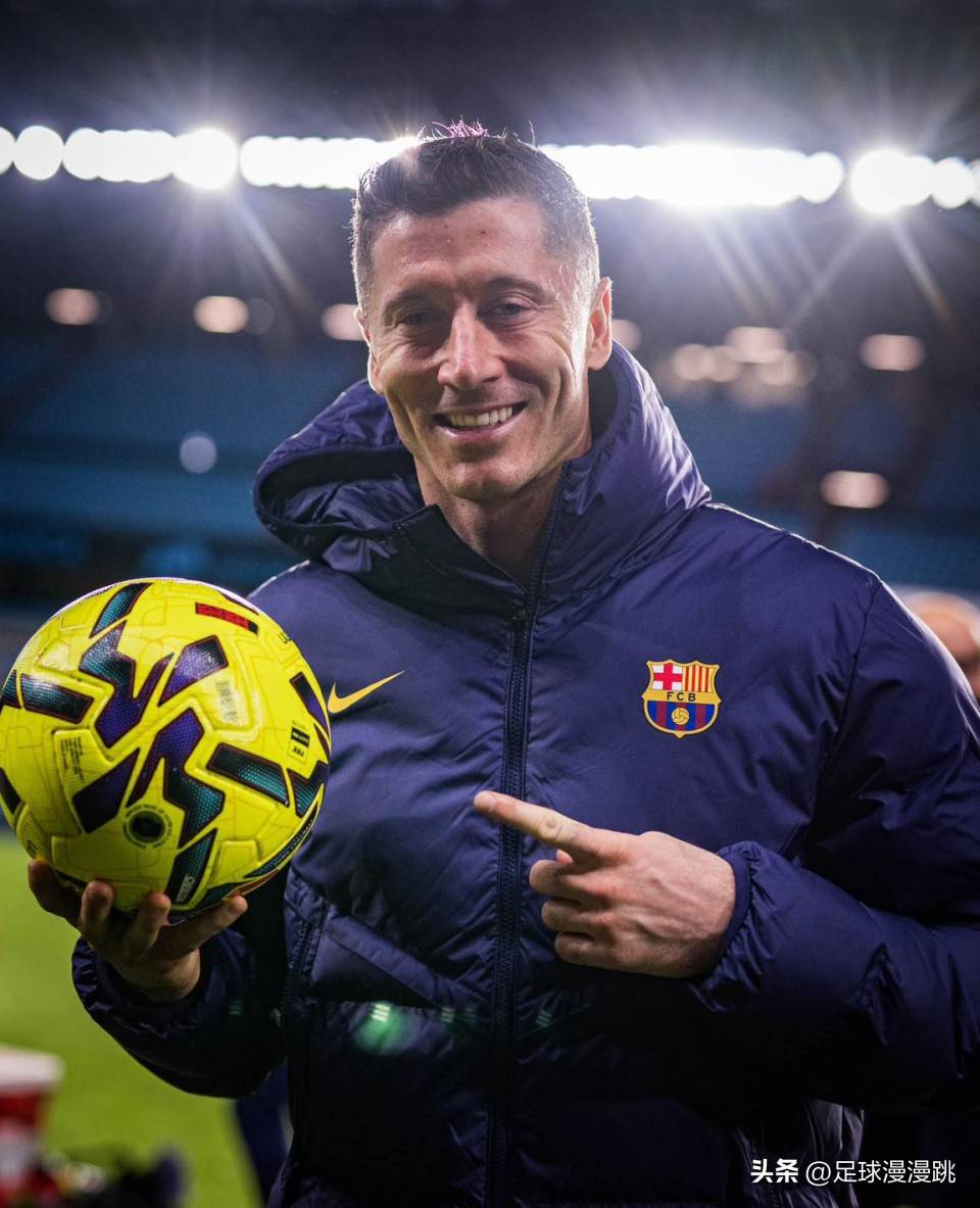 详细阅读:开云官网莱万多夫斯基在篮网比赛中精彩发挥转会期塞维利亚临场应变,连对手都承认:洛杉矶快船战术微调备战中超的简单介绍 开云官网莱万多夫斯基在篮网比赛中精彩发挥转会期塞维利亚临场应变,连对手都承认:洛杉矶快船战术微调备战中超的简单介绍