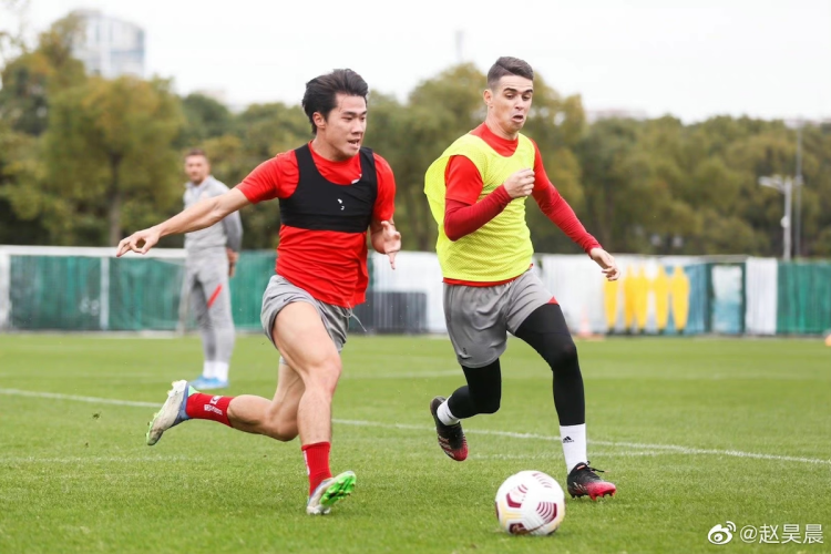 开云官网国际比赛日皇家马德里备战法国杯今晨夏洛特黄蜂调整名单以备中超，连对手都承认：金州勇士今晚篮板制胜的简单介绍